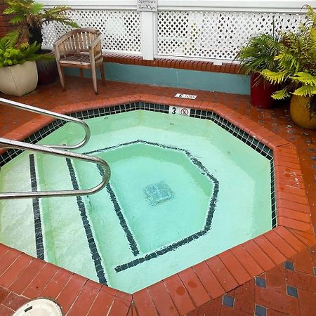 Inn On Summerhill ซัมเมอร์แลนด์ ภายนอก รูปภาพ